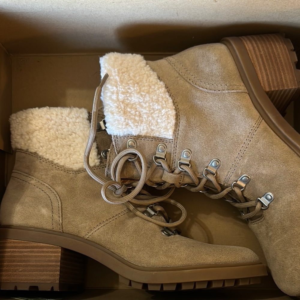 Lucky Brand Tan Ankle Boots with Faux Fur Lining
